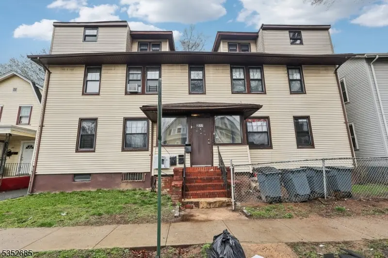 277 S Clinton St, East Orange City, NJ 07018