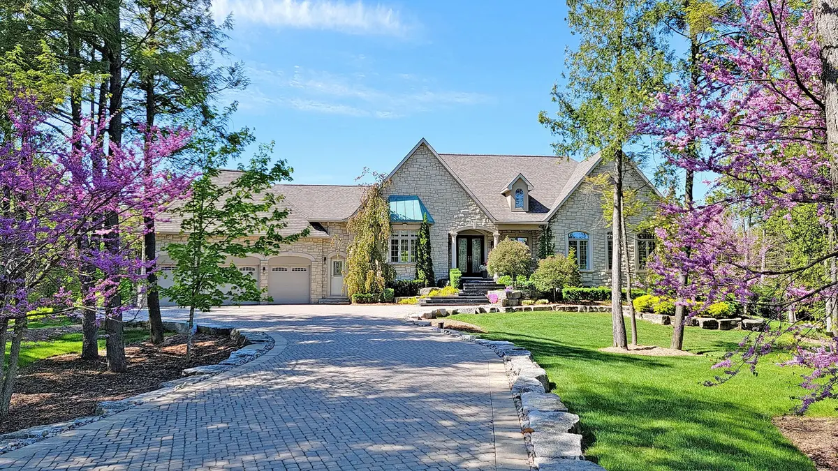 5 Riverstone CT, East Gwillimbury, ON L0G 1V0
