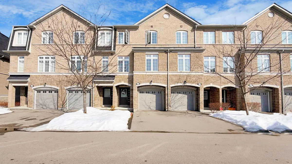 1127 Haig BLVD #6, Mississauga, ON L5E 2M6