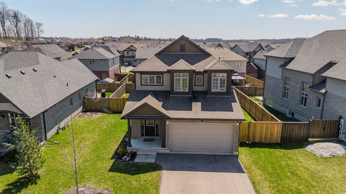 246 Woodway TRL, Norfolk, ON N3Y 0C7