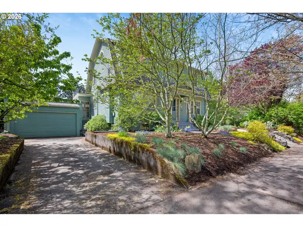 3434 NE PEERLESS PL, Portland, OR 97232