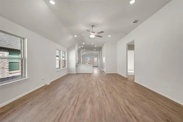 755 Hidden Feather Drive, Lavon, TX 75166