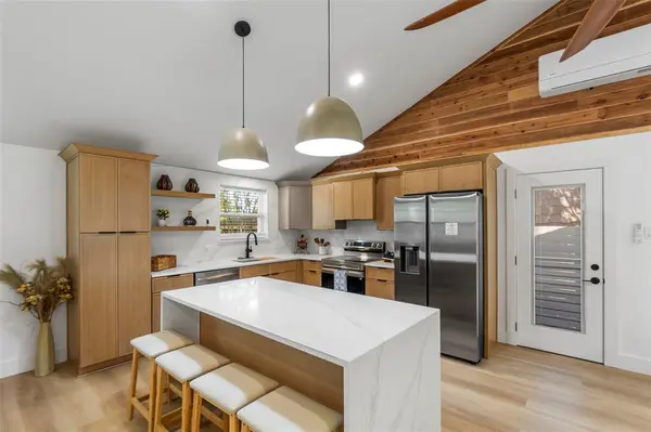 7041 Freemont Street, Dallas, TX 75231