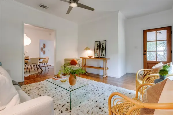 716 S Rosemont Avenue, Dallas, TX 75208