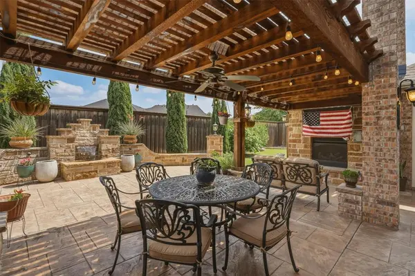 2222 Crest Pointe Place, Frisco, TX 75034