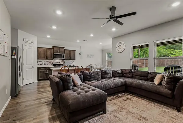 1818 Pecan Valley Drive, Kaufman, TX 75142