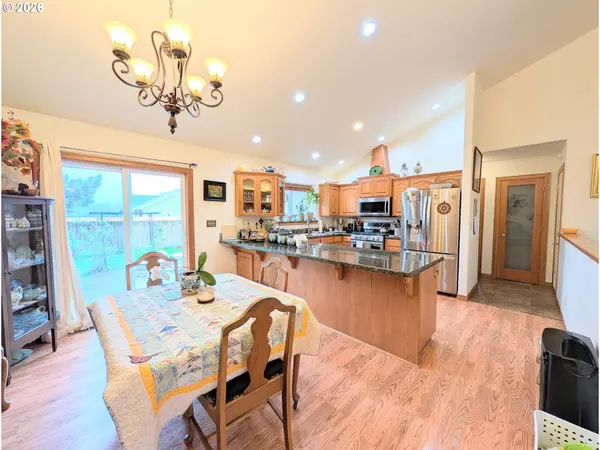 10503 EMILY DR, Island City, OR 97850