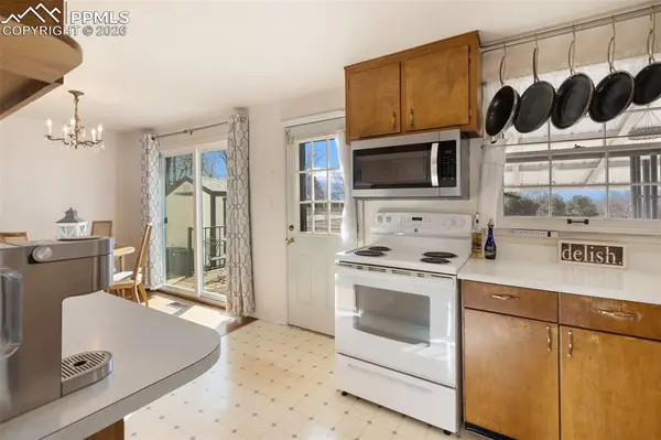 1209 Cumberland ST, Colorado Springs, CO 80907