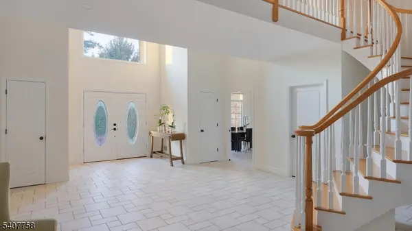 140 Parlin Ln, Watchung Boro, NJ 07069