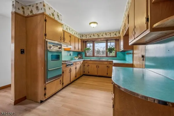 54 Briarhill Rd, Cedar Grove Twp., NJ 07009