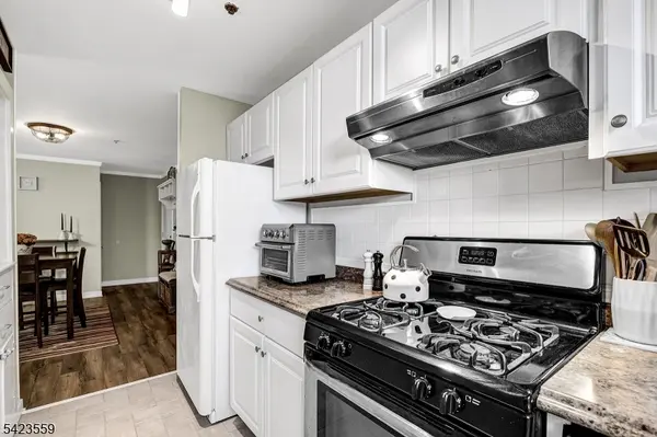 5 Center Ave #8, Morris Twp., NJ 07960