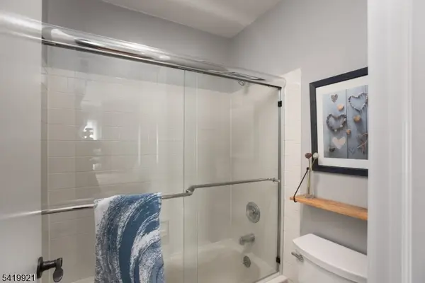 219 Coldspring Ct, Franklin Twp., NJ 08873