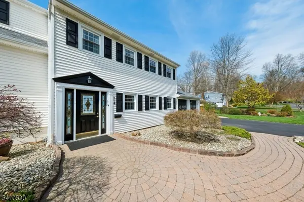 24 Regent Pl, Berkeley Heights Twp., NJ 07922