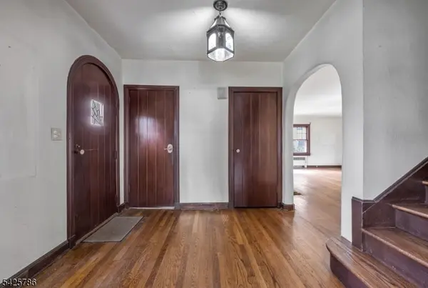 342 Hillcrest Rd, Ridgewood Village, NJ 07450