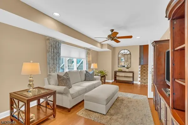 167 Barbara Pl, Middlesex Boro, NJ 08846