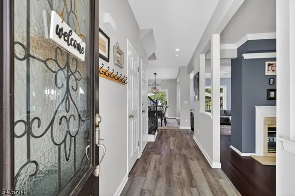 15 Sweney Ct, Hillsborough Twp., NJ 08844