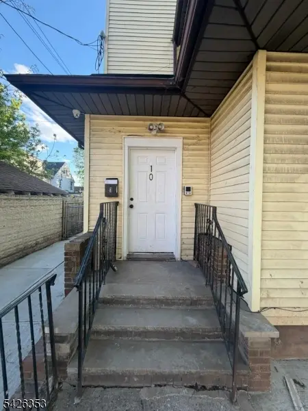 10 Tillinghast St #1, Newark City, NJ 07108