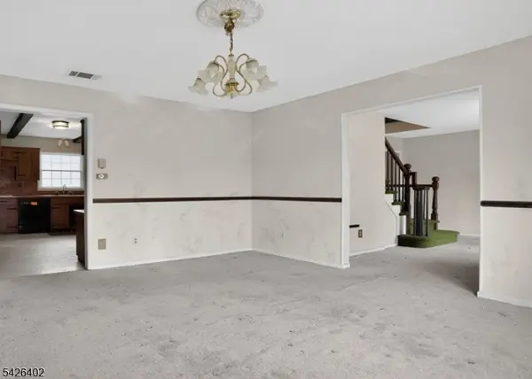 14 Woodland Rd, Franklin Twp., NJ 08867