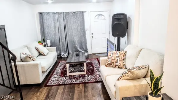 8 Van Nostrand Ave, Jersey City, NJ 07305