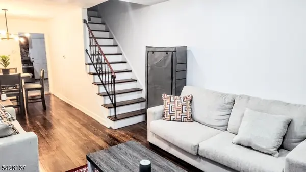 8 Van Nostrand Ave, Jersey City, NJ 07305