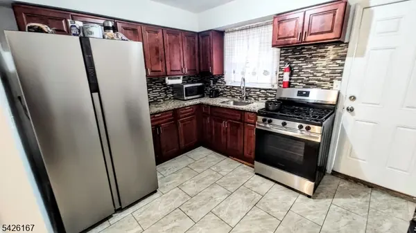 8 Van Nostrand Ave, Jersey City, NJ 07305