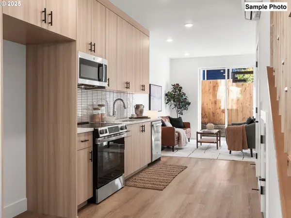 1869 SE Tacoma ST #5, Portland, OR 97202