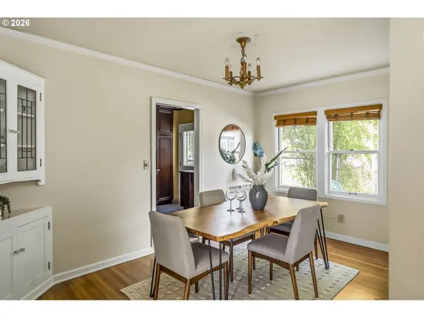 4353 NE HALSEY ST #4, Portland, OR 97213