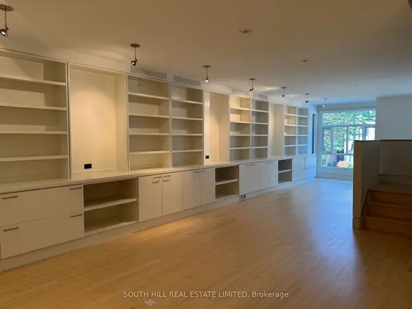 21 Lowther AVE, Toronto C02, ON M5R 1C5