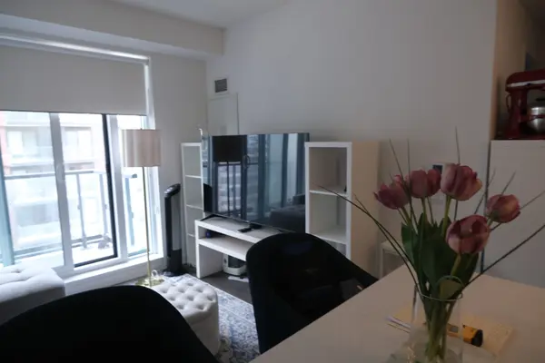 130 River ST #1007, Toronto C08, ON L6L 3B5