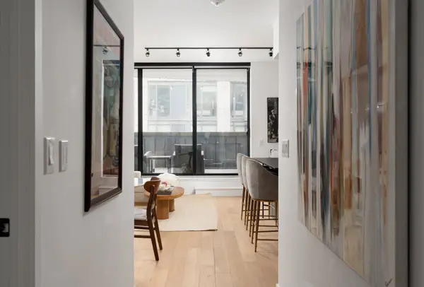 41 Dovercourt RD #302, Toronto C01, ON M6J 0G6