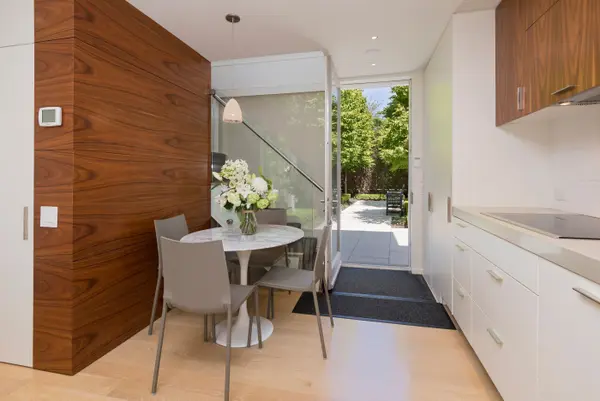 78 Roxborough ST E #400, Toronto C09, ON M4W 1V8