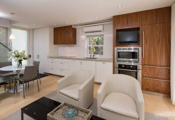 78 Roxborough ST E #400, Toronto C09, ON M4W 1V8