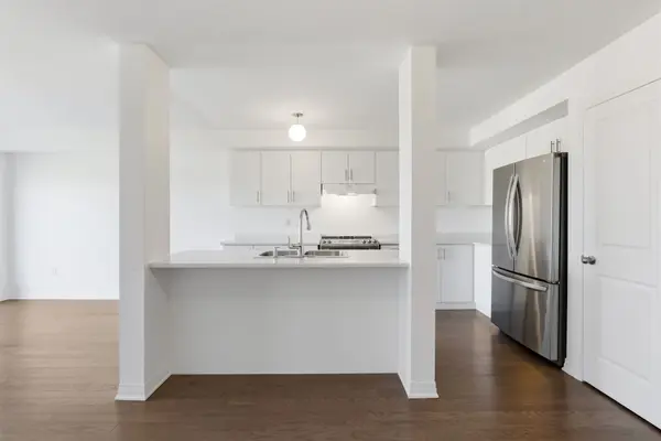 152 Sailors LNDG, Clarington, ON L1C 7G4