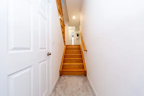 1126 Baltic LN, Pickering, ON L1X 0G9