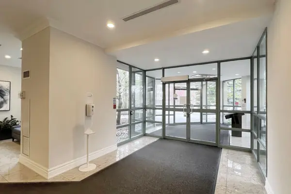 3 Ellesmere ST #110, Richmond Hill, ON L4B 4N2