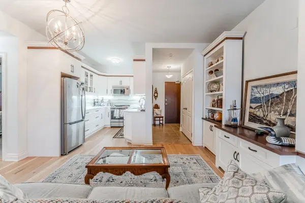 200 Collier ST #104, Barrie, ON L4M 1H7