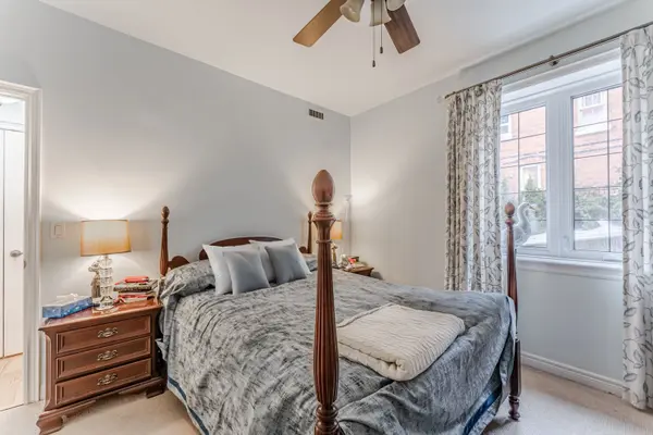 200 Collier ST #104, Barrie, ON L4M 1H7