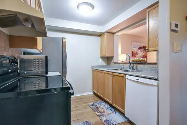 357 Dunsmore LN, Barrie, ON L4M 7B1