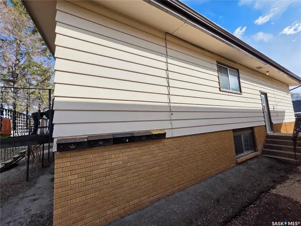 459 6th AVENUE NW, Swift Current, SK S9H 0Y2