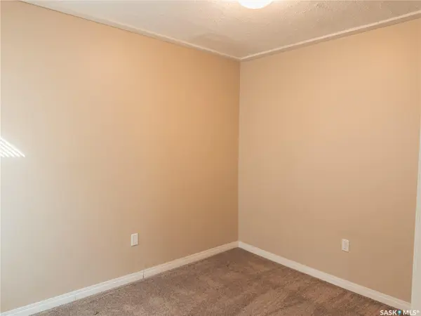 118 32nd STREET W, Saskatoon, SK S7L 0S1