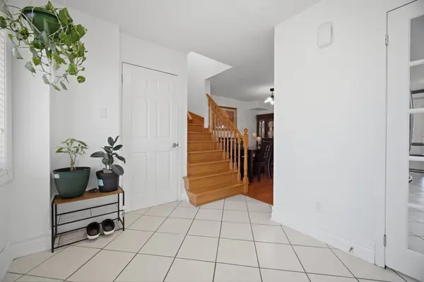 23 Acadian HTS W, Brampton, ON L6Y 4H5