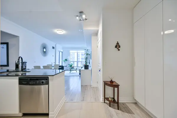 2083 Lake Shore BLVD W #1113, Toronto W06, ON M8V 4G2