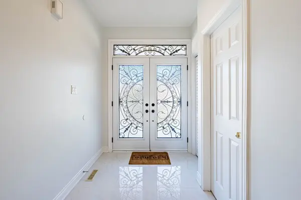 23 Smoothwater ST, Brampton, ON L6R 2G2