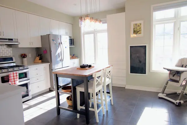 1127 Haig BLVD #6, Mississauga, ON L5E 2M6