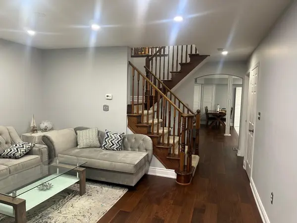 1657 Samuelson CIR, Mississauga, ON L5N 7Z8