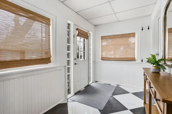 60 Woodbury RD, Toronto W06, ON M8W 1X7