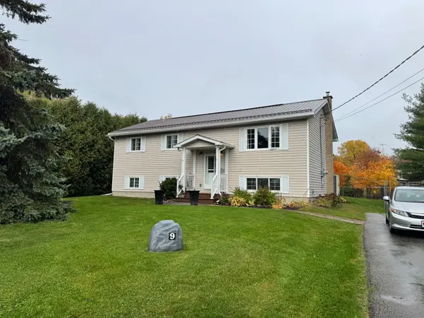 9 Peryl RD, Front Of Yonge, ON K0E 1R0