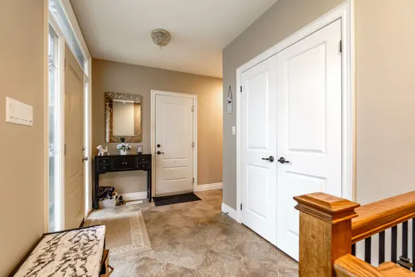 458 Raymond ST, Peterborough, ON K9H 0G9