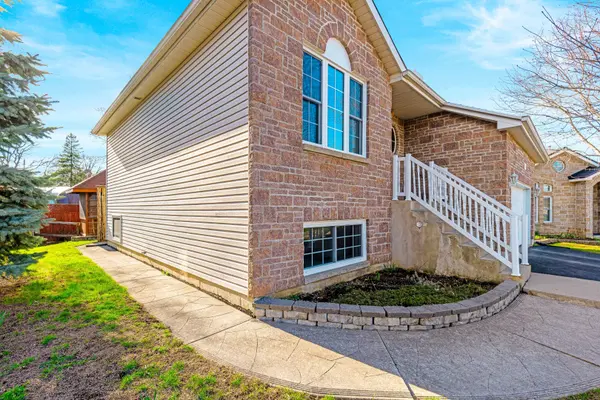 26 Regency PL, Brockville, ON K6V 7M5