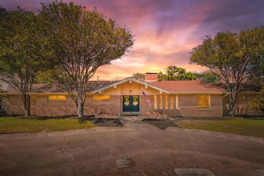 1016 Hummingbird Lane, Woodway, TX 76712